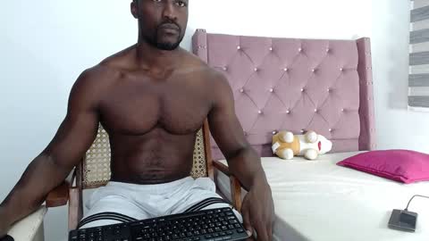 Snapshot of blacknikes chatting on February 4, 2025, 9:07 am Twtter 1MikeBeckford            Onlyfns beckfordmike online show from February 4, 2025, 9:07 am
