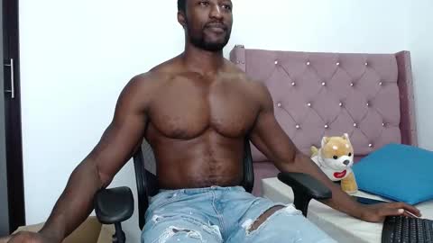 Snapshot of blacknikes chatting on February 28, 2025, 2:09 am Twtter 1MikeBeckford            Onlyfns beckfordmike online show from February 28, 2025, 2:09 am