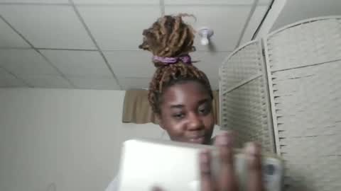 blackqueen888 online show from March 5, 2025, 4:35 pm