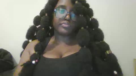 Snapshot of blackqueennie chatting on November 19, 2025, 5:40 am blackqueennie online show from November 19, 2025, 5:40 am