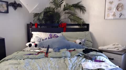 Roselina online show from January 7, 2025, 11:03 pm