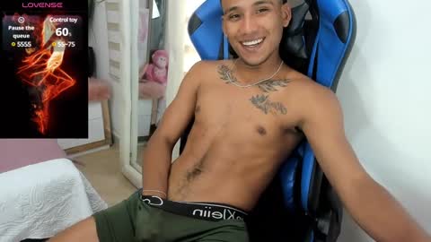 Snapshot of blacksex_boy chatting on January 27, 2025, 5:15 pm Marlon online show from January 27, 2025, 5:15 pm