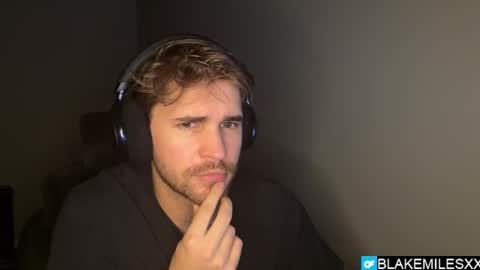 Snapshot of blakemiles2 chatting on November 4, 2025, 4:55 am Blake Miles online show from November 4, 2025, 4:55 am
