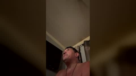 Snapshot of blancobenzo chatting on April 19, 2026, 4:39 pm blancobenzo online show from April 19, 2026, 4:39 pm