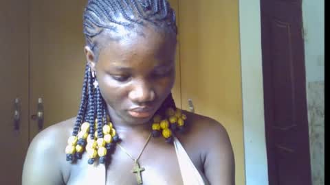 nikky00 online show from December 21, 2025, 9:38 am