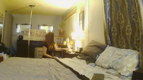 Snapshot of blaqmagic72 chatting on December 22, 2025, 1:24 am Redandblaq online show from December 22, 2025, 1:24 am