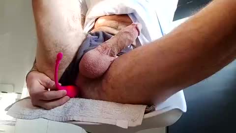 Snapshot of blaze_sex chatting on December 6, 2024, 8:37 am Roberto online show from December 6, 2024, 8:37 am