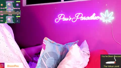 Pau online show from May 2, 2026, 12:15 am