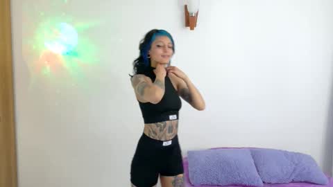 Susan Haze      online show from October 28, 2025, 4:05 am