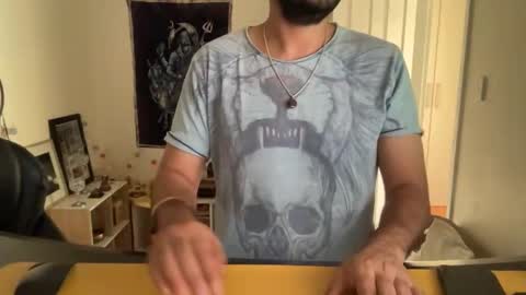 Snapshot of bleakshado chatting on December 17, 2025, 11:33 pm bleakshado online show from December 17, 2025, 11:33 pm