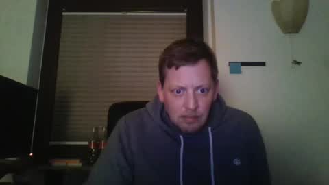 Snapshot of blonde32m chatting on December 15, 2024, 6:48 pm blonde32m online show from December 15, 2024, 6:48 pm