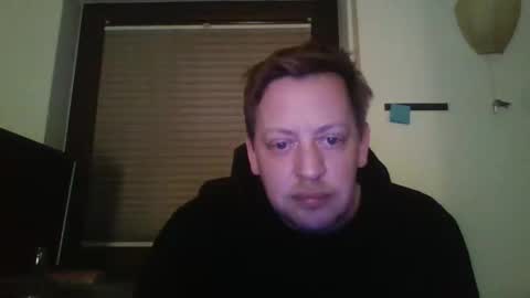 Snapshot of blonde32m chatting on January 4, 2025, 2:03 am blonde32m online show from January 4, 2025, 2:03 am