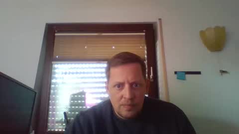 Snapshot of blonde32m chatting on September 27, 2025, 11:37 am blonde32m online show from September 27, 2025, 11:37 am