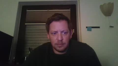 Snapshot of blonde32m chatting on November 1, 2025, 4:14 am blonde32m online show from November 1, 2025, 4:14 am