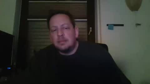 Snapshot of blonde32m chatting on November 23, 2025, 5:40 am blonde32m online show from November 23, 2025, 5:40 am