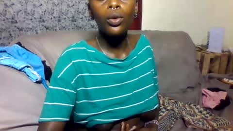 blonde_barby online show from November 12, 2025, 4:02 am