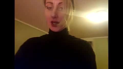 Snapshot of blondebellaaa3 chatting on January 21, 2025, 12:57 am Gia  online show from January 21, 2025, 12:57 am