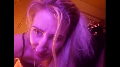 Snapshot of blondebellaaa3 chatting on February 12, 2025, 5:37 pm Gia  online show from February 12, 2025, 5:37 pm