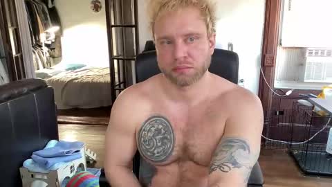 blondebluebear online show from March 17, 2026, 2:42 pm