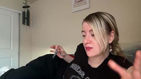 blondebunny999 online show from February 27, 2026, 11:38 pm