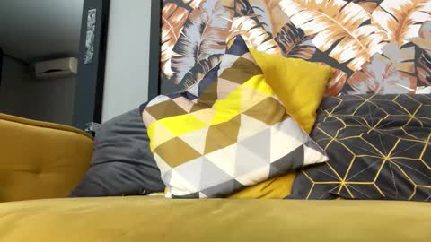 Snapshot of blondi_bondi chatting on January 16, 2025, 12:23 am Viktoriia online show from January 16, 2025, 12:23 am