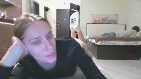 Snapshot of blondi_bondi chatting on February 2, 2026, 9:57 pm Viktoriia online show from February 2, 2026, 9:57 pm