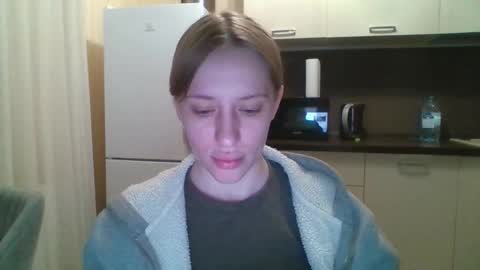 Snapshot of blondi_bondi chatting on March 15, 2026, 6:14 pm Viktoriia online show from March 15, 2026, 6:14 pm