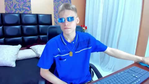 Snapshot of blondie_lover69 chatting on February 6, 2025, 8:56 pm Maleeth online show from February 6, 2025, 8:56 pm