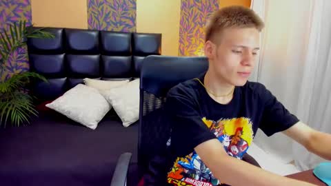 Snapshot of blondie_lover69 chatting on February 20, 2025, 7:52 pm Maleeth online show from February 20, 2025, 7:52 pm