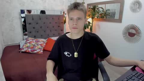 Snapshot of blondie_lover69 chatting on March 4, 2025, 7:43 pm Maleeth online show from March 4, 2025, 7:43 pm