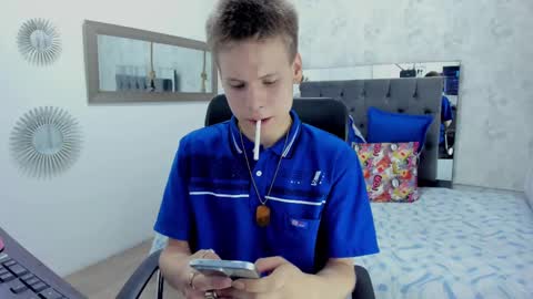Snapshot of blondie_lover69 chatting on March 12, 2025, 7:38 pm Maleeth online show from March 12, 2025, 7:38 pm