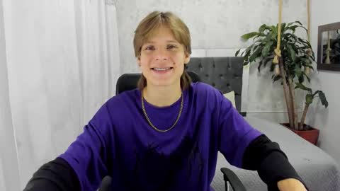 Snapshot of blondie_lover69 chatting on September 21, 2025, 8:54 pm Maleeth online show from September 21, 2025, 8:54 pm