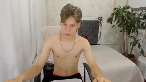 Snapshot of blondie_lover69 chatting on October 6, 2025, 8:28 pm Maleeth online show from October 6, 2025, 8:28 pm