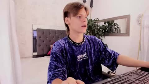 Snapshot of blondie_lover69 chatting on October 20, 2025, 9:37 pm Maleeth online show from October 20, 2025, 9:37 pm