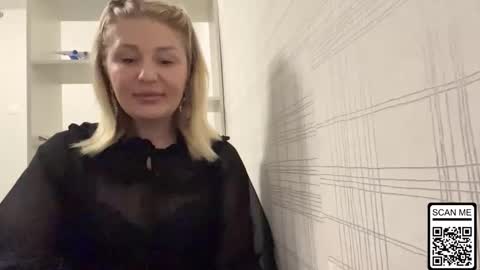 Snapshot of blondie_xoxoxo chatting on November 1, 2025, 4:20 pm blondie_xoxoxo online show from November 1, 2025, 4:20 pm