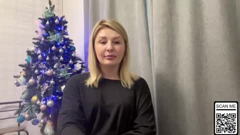 Snapshot of blondie_xoxoxo chatting on December 19, 2025, 11:39 am blondie_xoxoxo online show from December 19, 2025, 11:39 am