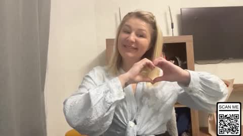 Snapshot of blondie_xoxoxo chatting on December 22, 2025, 7:05 am blondie_xoxoxo online show from December 22, 2025, 7:05 am