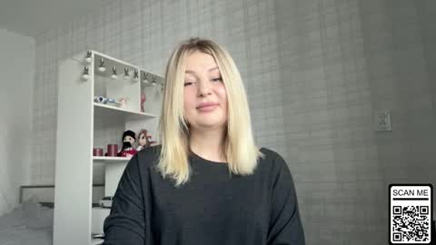 Snapshot of blondie_xoxoxo chatting on January 12, 2026, 8:30 am blondie_xoxoxo online show from January 12, 2026, 8:30 am