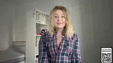 Snapshot of blondie_xoxoxo chatting on January 19, 2026, 7:01 am blondie_xoxoxo online show from January 19, 2026, 7:01 am