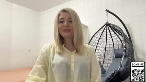 Snapshot of blondie_xoxoxo chatting on June 22, 2026, 9:45 pm blondie_xoxoxo online show from June 22, 2026, 9:45 pm