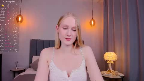 Mia online show from February 9, 2025, 4:40 pm