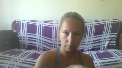 Snapshot of blondiepam23 chatting on November 17, 2025, 11:27 am BlondiePam online show from November 17, 2025, 11:27 am