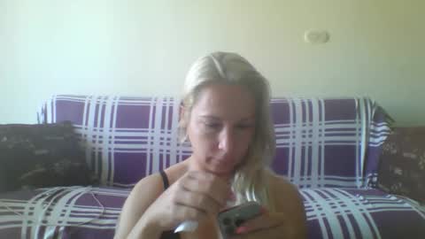 Snapshot of blondiepam23 chatting on March 15, 2026, 8:09 am BlondiePam online show from March 15, 2026, 8:09 am