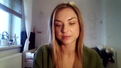 Snapshot of blondleyla chatting on February 2, 2026, 7:51 am BlondLeyla online show from February 2, 2026, 7:51 am