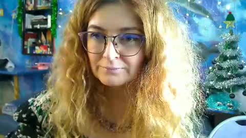 Snapshot of blondmilfs chatting on January 5, 2025, 7:28 am BlondMILfs online show from January 5, 2025, 7:28 am