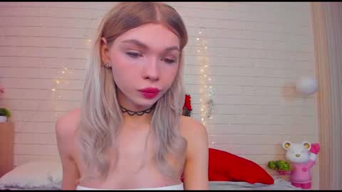Snapshot of blondy_fina chatting on February 3, 2026, 4:32 am blondy_fina online show from February 3, 2026, 4:32 am