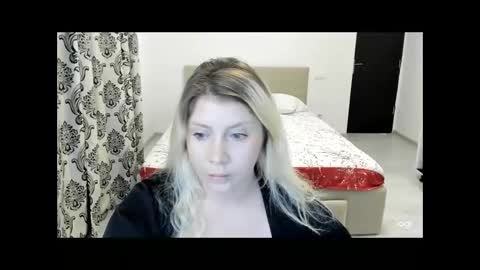 Snapshot of blondysarah chatting on February 21, 2026, 10:33 pm blondysarah online show from February 21, 2026, 10:33 pm