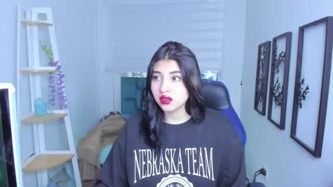 bloom_flower1 online show from December 14, 2025, 2:50 am