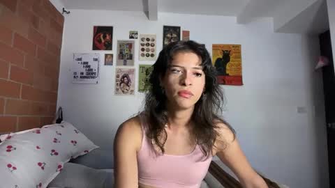 Bella Bloom ts online show from October 14, 2025, 3:51 am