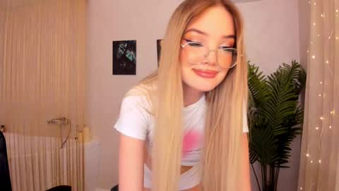 Sophia online show from February 18, 2025, 5:10 pm